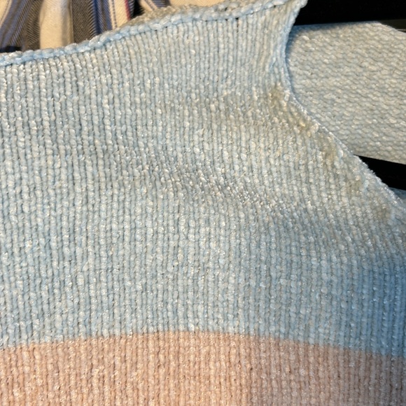 She + Sky color blocked sweater- one size - Picture 8 of 8